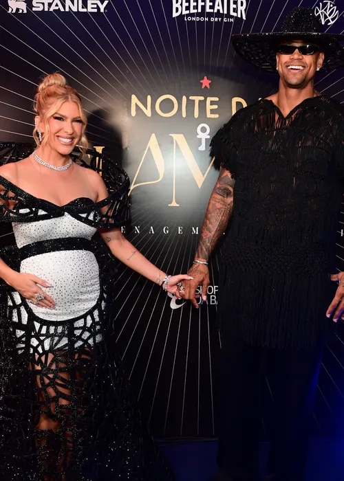 
					Léo Santana e Lore Improta confirmam estreia de Liz no Carnaval 2026
				
				