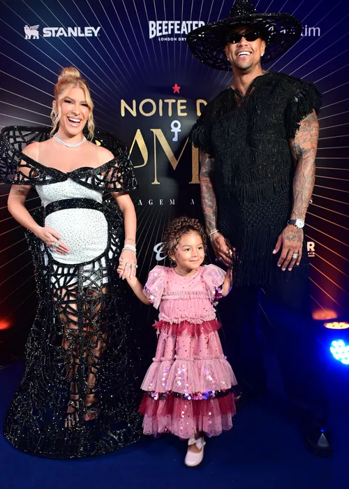 
					Léo Santana e Lore Improta confirmam estreia de Liz no Carnaval 2026
				
				