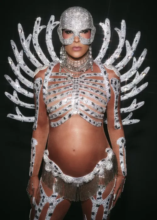 
					Lore Improta brinca com 'imitação' de Beyoncé em look no Met Gala
				
				