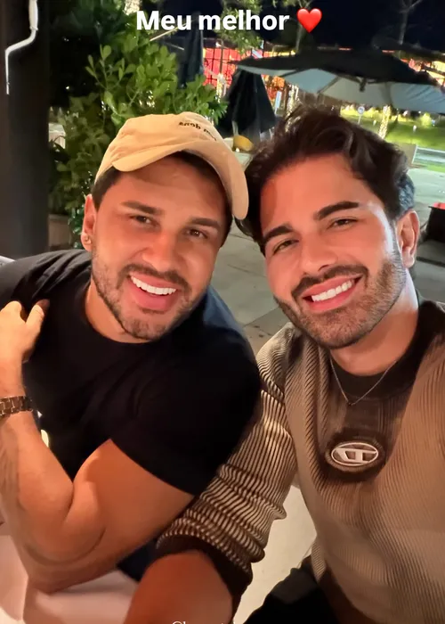 
					Lucas Guimarães surge com affair e se declara: 'Apaixonado'
				
				