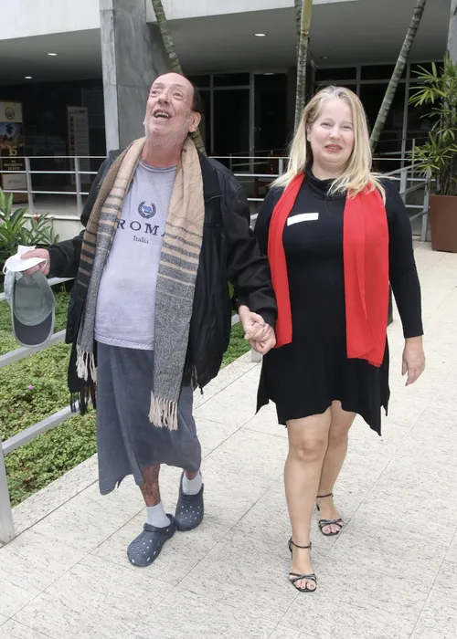 
					Marcos Oliveira, o 'Beiçola', deixa hospital gargalhando após cirurgia
				
				