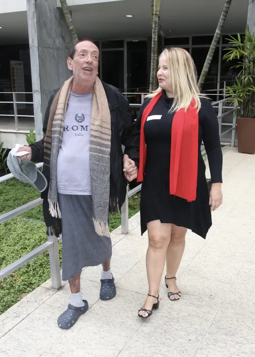 
					Marcos Oliveira, o 'Beiçola', deixa hospital gargalhando após cirurgia
				
				