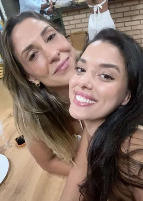 
					Namorada de Carol Gattaz emociona web com homenagem rara a jogadora
				
				