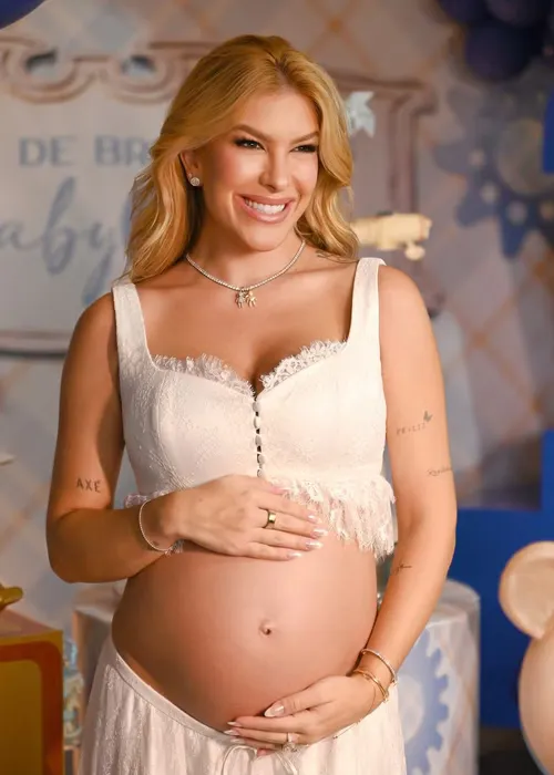 
					Nasce Levi, segundo filho de Lore Improta e Léo Santana
				
				
