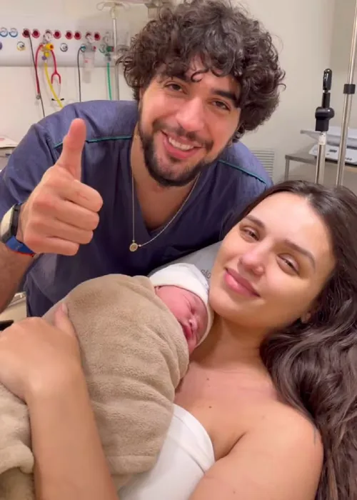 
					Rafa Kalimann revela que induziu o parto para Nattan estar presente
				
				