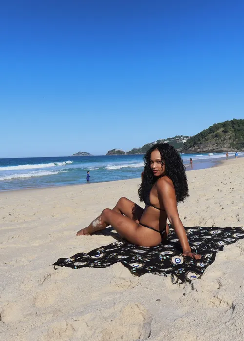 
					Rebeca Andrade se declara à empresária em dia de sol no RJ
				
				