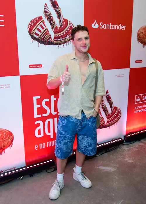 
					Shakira no Rio: famosos marcam presença no VIP do show; FOTOS
				
				