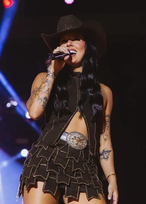 
					Show de Ana Castela na BA é interrompido após problema e cantora reage
				
				