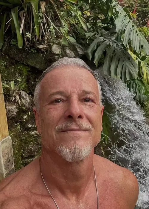 
					Solteiro, Marcello Novaes se isola em sítio e exibe rotina após novela
				
				