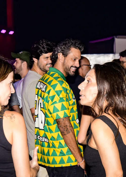 
					Suposto affair de Ivete Sangalo vai ao Clareou e detalhe chama atenção
				
				