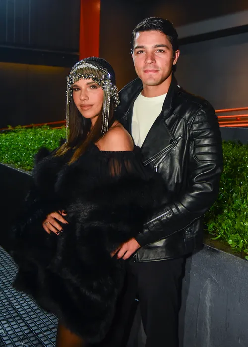 
					Thiaguinho faz festão cheio de amigos famosos, e filho rouba a cena
				
				