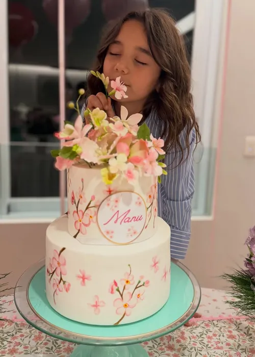 
					Ticiane Pinheiro e César Tralli surpreendem com festa íntima da filha
				
				
