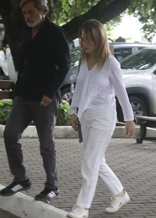 
					Tony Ramos e mais famosos se despedem de Dennis Carvalho em velório
				
				