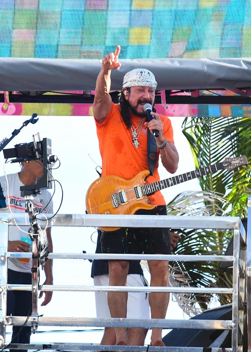 
					Trio de Bell Marques quebra, é substituído e atrasa saída do Camaleão
				
				