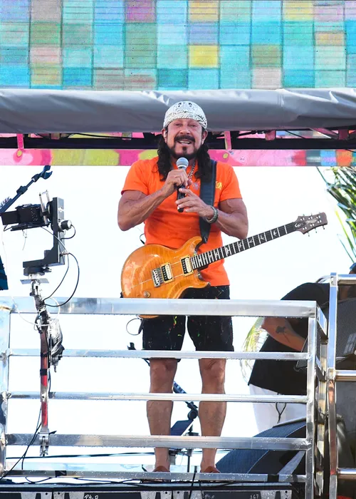 
					Trio de Bell Marques quebra, é substituído e atrasa saída do Camaleão
				
				