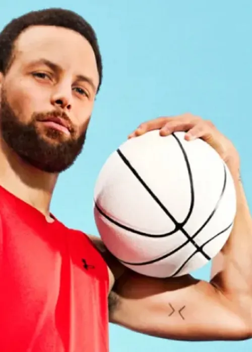 
					'Um Cabra Bom de Bola': estreia cesta certeira de Stephen Curry
				
				