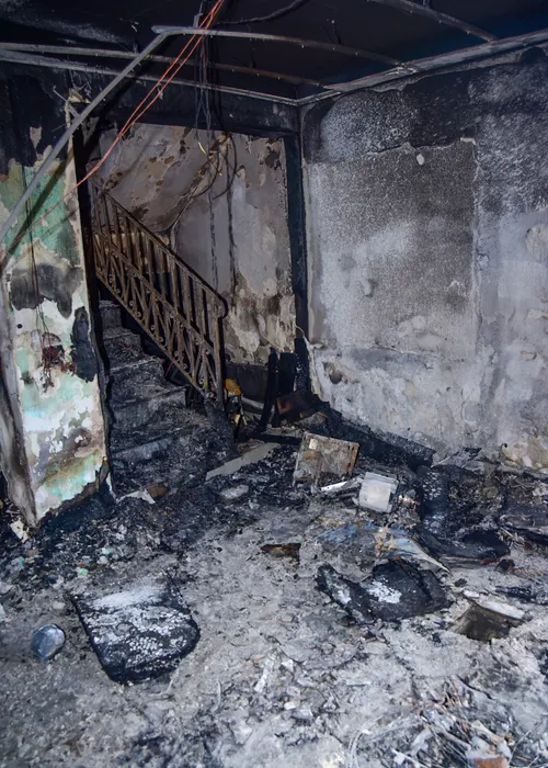 
					Veja como ficou a casa dos pais de MC Gui após incêndio
				
				