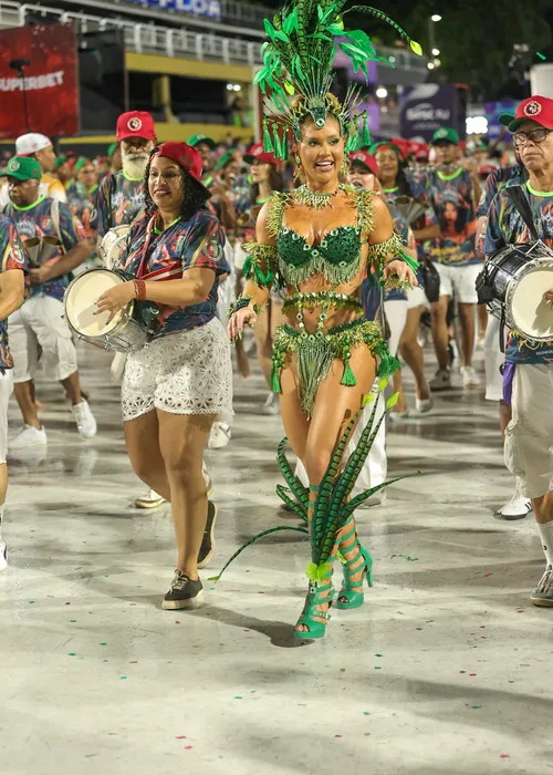 
					Virginia Fonseca revela faturamento bilionário em 2025; saiba valores
				
				