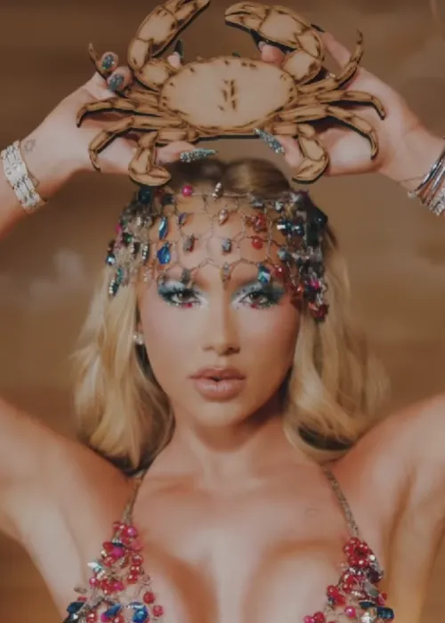 
					Virginia deixa Baile da Vogue mais cedo após perrengue; veja looks
				
				