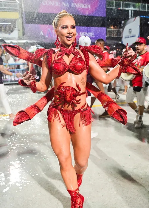 
					Virginia está grávida? Influenciadora se pronuncia após fantasia usada
				
				