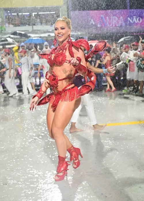 
					Virginia está grávida? Influenciadora se pronuncia após fantasia usada
				
				