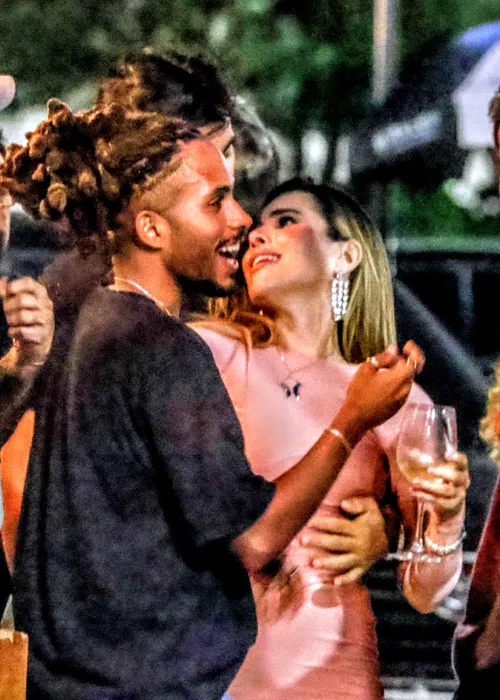 
					Wanessa Camargo é flagrada em clima de romance com novo affair; FOTOS
				
				