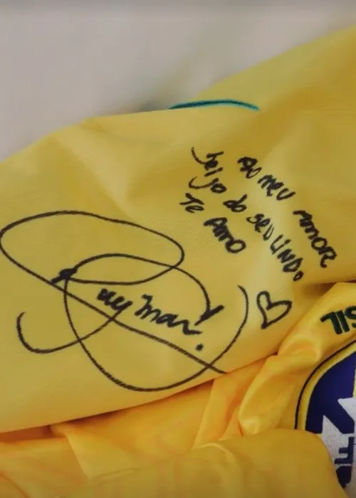 
					Web detona Neymar após dedicatória em presente para Bruna Biancardi
				
				