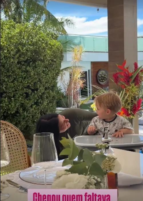 
					Zé Felipe reencontra Ana Castela e não esconde sorriso: 'Quem faltava'
				
				