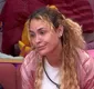 
                  BBB: equivocada, Sarah compra briga com favorita e merece novo tombo