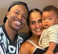 
                  Carol Peixinho mostra momentos de férias com Thiaguinho e Bento na BA