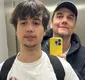 
                  Filho de Wagner Moura exibe foto rara com o pai e emociona