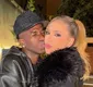 
                  Virginia e Vini Jr. agitam web com foto em sauna de luxo em Madri