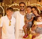 
                  Neymar manda fazer joia de diamantes com iniciais dos filhos; veja