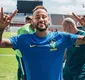 
                  Neymar posa durante treino antes de mata-mata na Copa e faz revelação