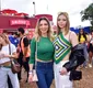 
                  Sheila Mello leva filha 'sósia' para ver jogo do Brasil e altura choca