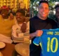 
                  Vini Jr reúne Ronaldo Fenômeno e filho de Bob Marley em jantar; VÍDEO