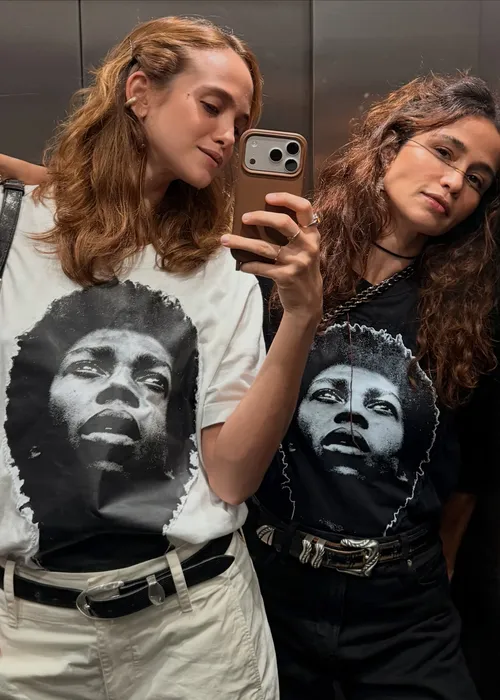 
					Nanda Costa ganha carinho de ex-nora de Preta Gil após negar namoro
				
				