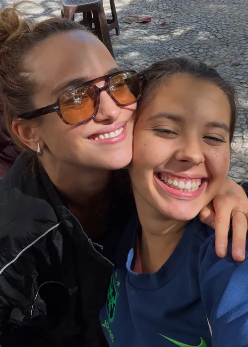 
					Nanda Costa ganha carinho de ex-nora de Preta Gil após negar namoro
				
				