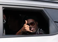 Ronaldinho Gaúcho volta ao futebol e é anunciado por clube da Itália