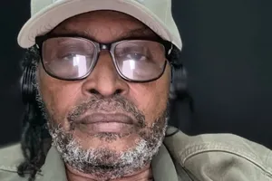 Edson Gomes recebe alta após 6 dias internado e surpreende com atitude