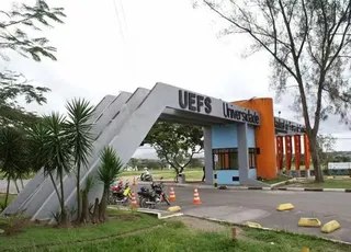 Programa oferece bolsas de até R$ 800 para universitários na Bahia