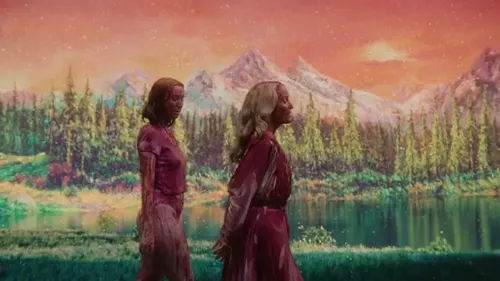 
					'Acampamento Miasma': terror LGBTQIA+ chega aos cinemas
				
				