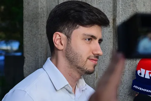 
					Bisneto revela como foram os últimos momentos de Laura Cardoso
				
				