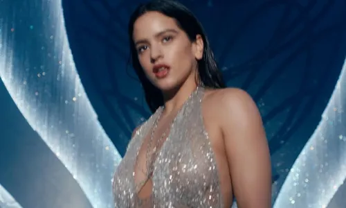
					Caetano Veloso é homenageado por Rosalía em show: 'Meu favorito'
				
				