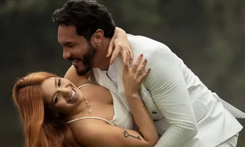 
					Viih Tube e Eliezer se casam no civil e vestido chama atenção na web
				
				