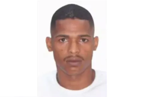 
					Integrante do 'Baralho do Crime' morre após troca de tiros em operação
				
				