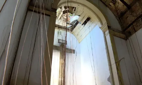 
					Justiça é acionada para evitar desabamento de igreja em Salvador
				
				