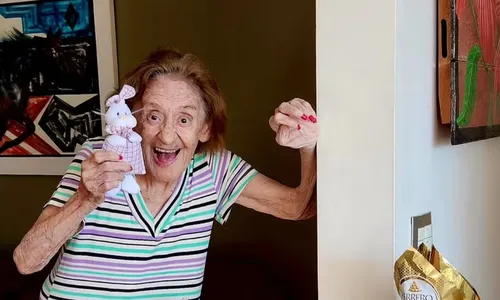 
					Morre atriz Laura Cardoso, ícone da TV, aos 98 anos
				
				