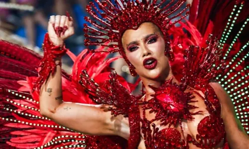 
					Cariúcha se 'humilha' por vaga de Virginia na Grande Rio; saiba mais
				
				