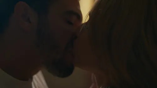 
					Quem Ama Cuida: Adriana grava Pedro e deixa casal em apuros
				
				
